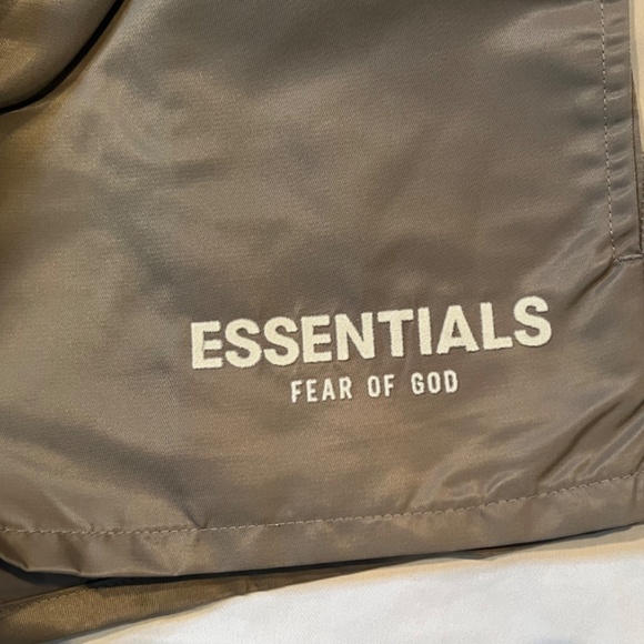 Fear of God Essentials Kids “Desert Taupe” Running Shorts Size M - Picture 3 of 8